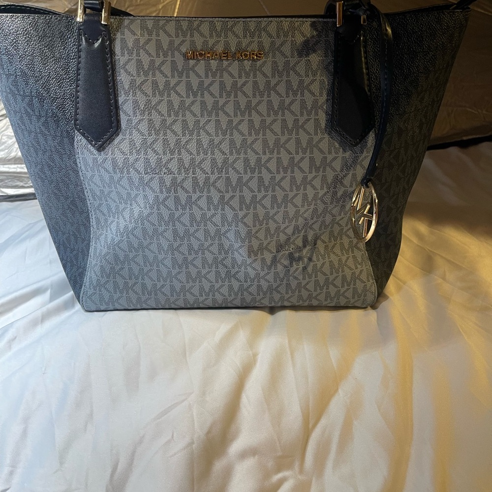 NWOT MK PURSE